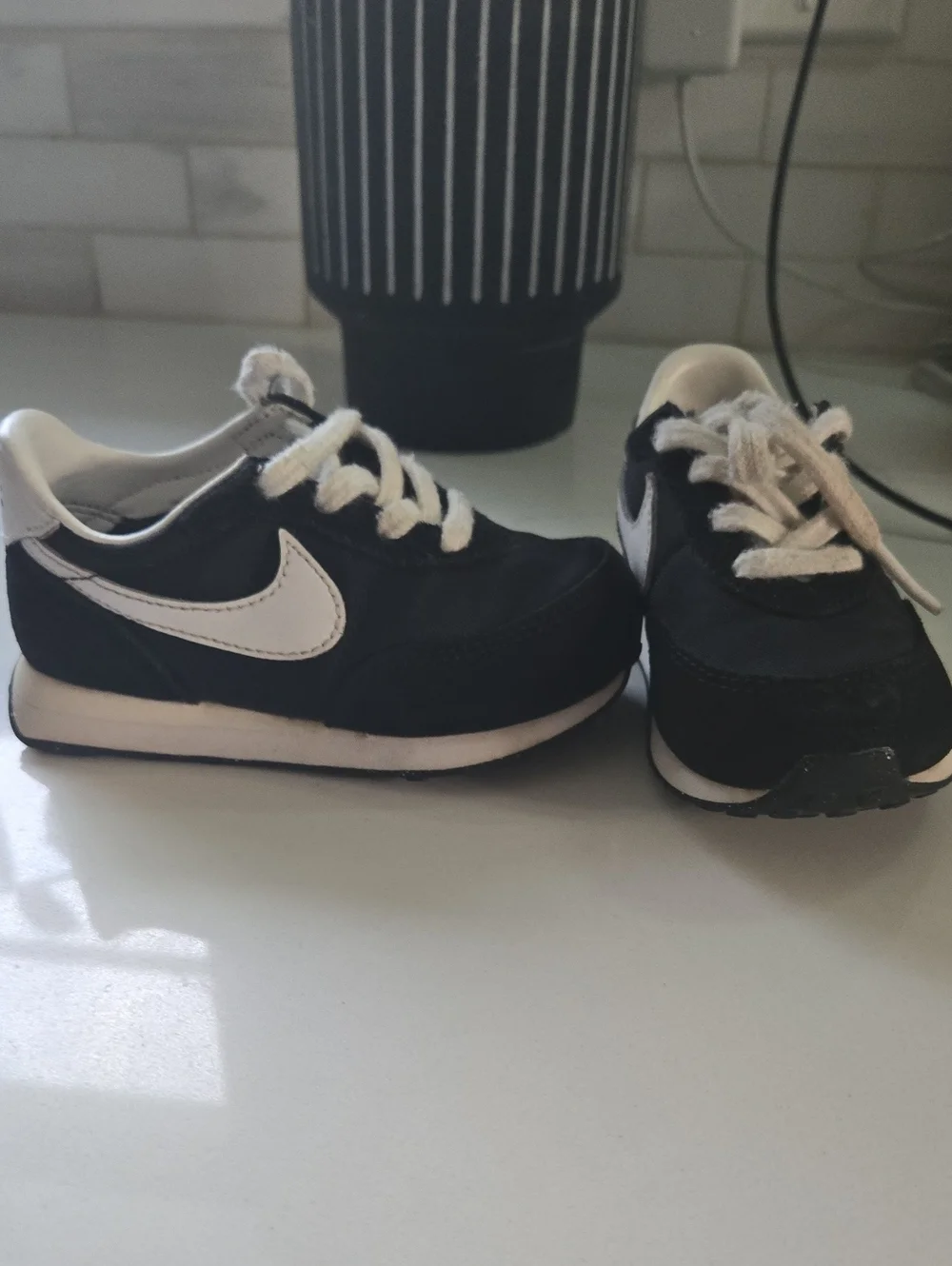 Nike Toddler Waffle Trainer2 Black and White